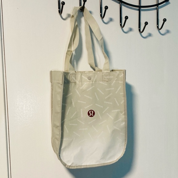 lululemon athletica Handbags - 5 for $10 Like New Lululemon Athletica White and Red Tote Bag